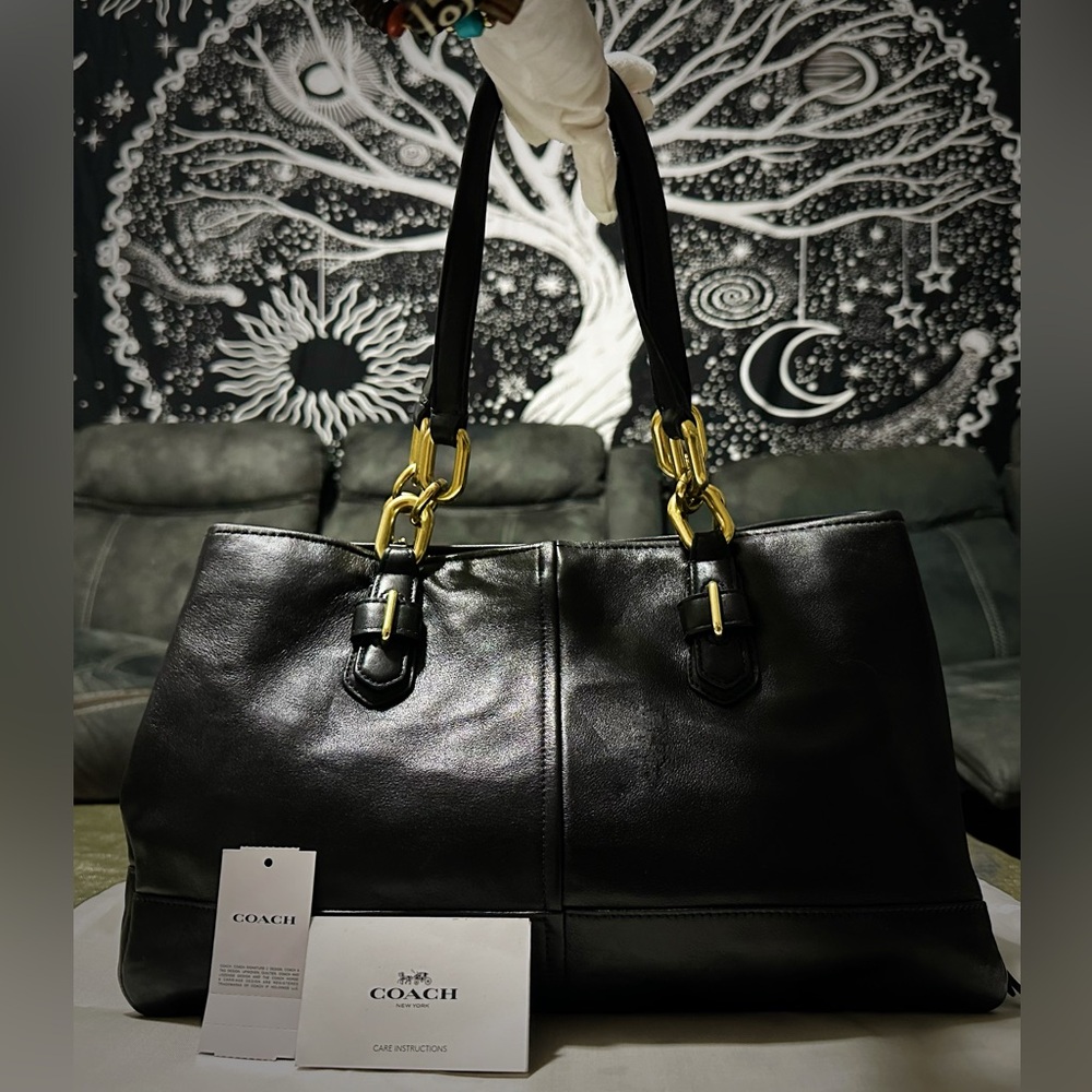 Vintage style Y2K Coach Black soft Leather Shoulder Bag with Gold Accents - Picture 10 of 17